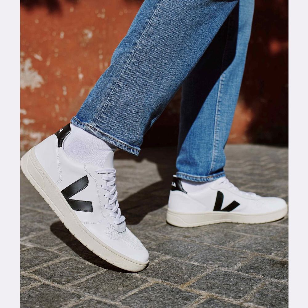 Men's Veja V-10 Leather Sneakers White/Black | UAE-91528