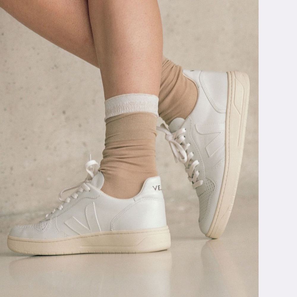 Women's Veja V-10 Leather Sneakers White | UAE-63029